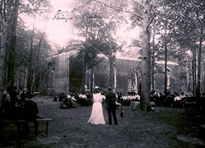 Photo of ruins of St. Philip's during NC Dames pilgrimage